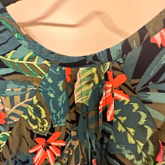 Navy blue with vibrant floral tropical print size Large - Picture 4 of 4